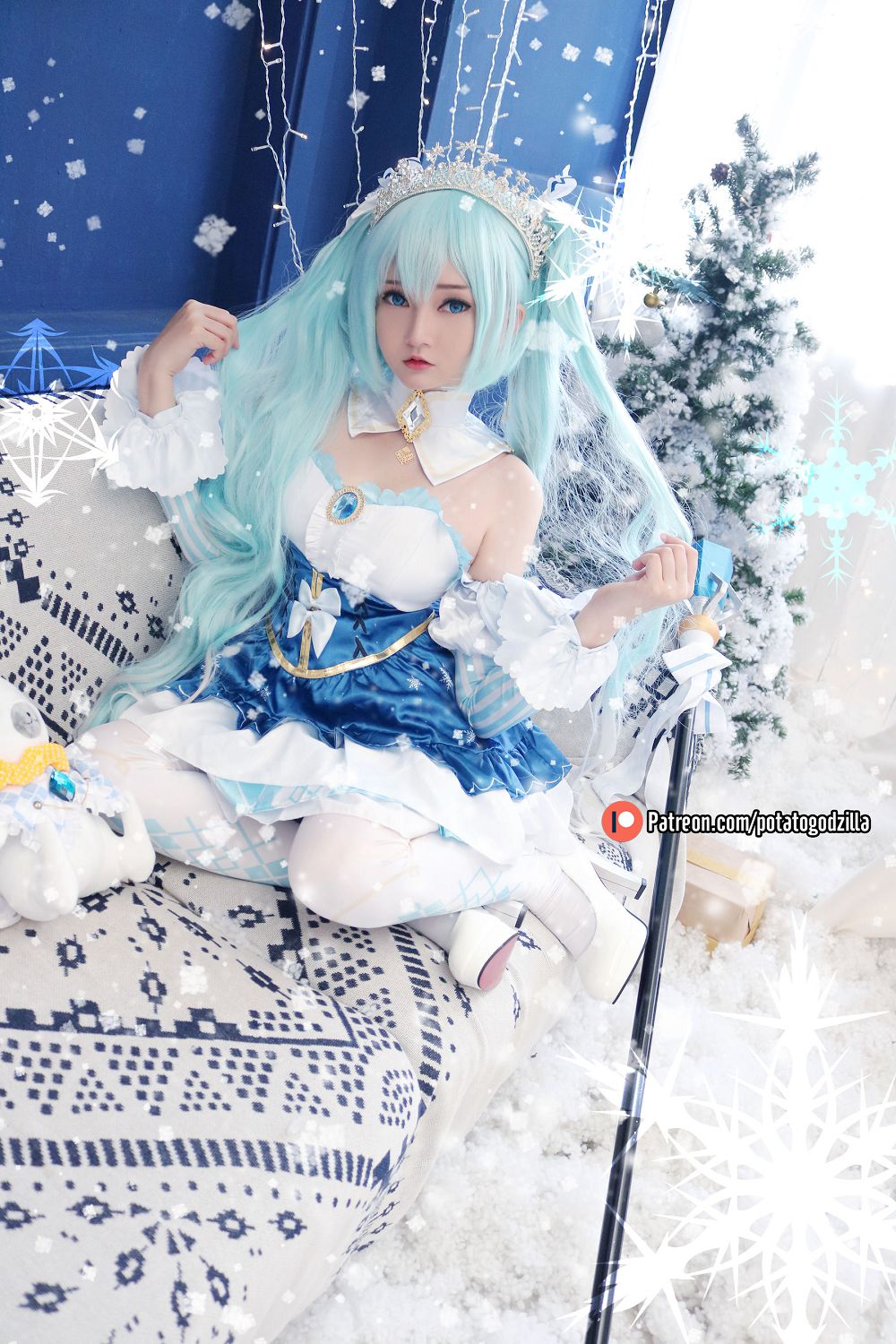 CoserСPotato Godzilla - Snow Miku