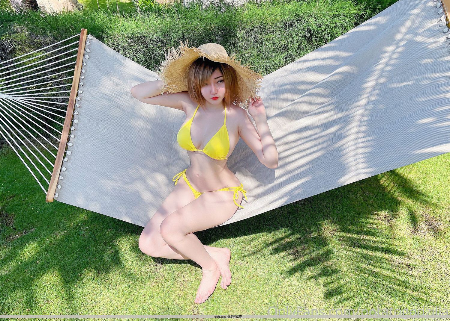 [ģCOSER˽] CoserСPotato Godzilla - Yellow Bikini