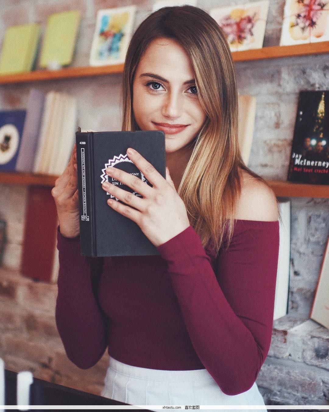 Charlotte McKee- Ůϵöͼ